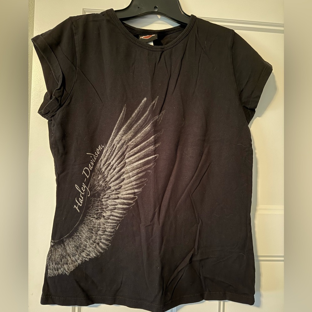 Harley Davidson Black T-Shirt with Wing Design, size large
